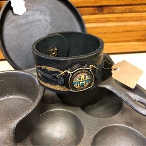 Black, Champagne cap cuff